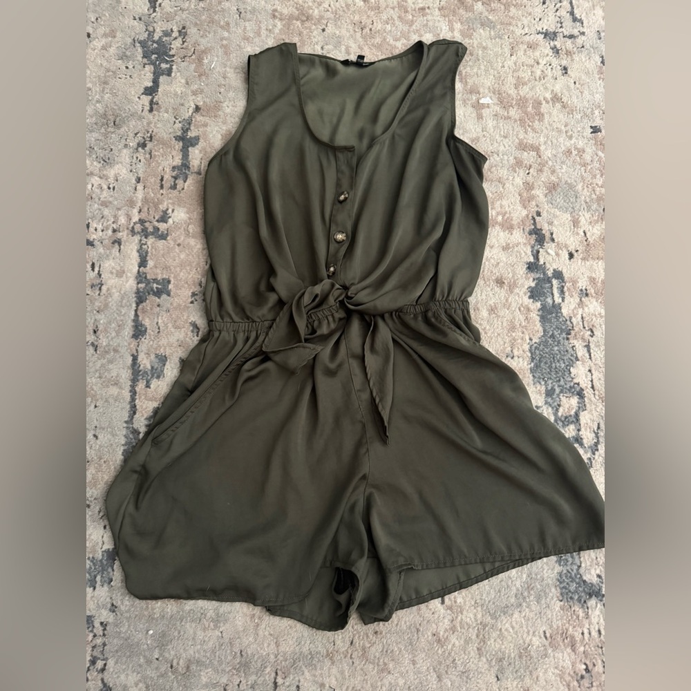 Express Olive Green Sleeveless Jumpsuit Romper Size XL